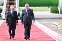 استقبال فخامة رئيس جمهورية أوزبكستان شوكت ميرضياييف في مطار دوشنبه الدولي