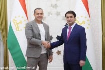 لقاء رئيس المجلس الوطني التابع للمجلس العالى لجمهورية طاجيكستان رستم إمام علي مع رئيس الاتحاد الدولي للملاكمة (IBA) عمر كريمليوف