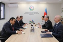 مناقشة مسألة عقد اجتماع اللجنة الحكومية المشتركة بين طاجيكستان وأذربيجان
