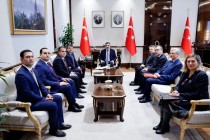 مناقشة تعزيز التعاون الاقتصادي والتجاري بين طاجيكستان وتركيا في أنقرة