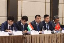 مناقشة توسيع العلاقات الثقافية بين طاجيكستان وأذربيجان فى باكو