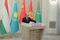 ممثل طاجيكستان يتحدث في الدورة الرابعة لمنتدى “الصين وآسيا الوسطى” لمراكز التحليل