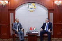 مناقشة قضايا العلاقات الثنائية والمتعددة الأطراف بين طاجيكستان والصين في دوشنبه