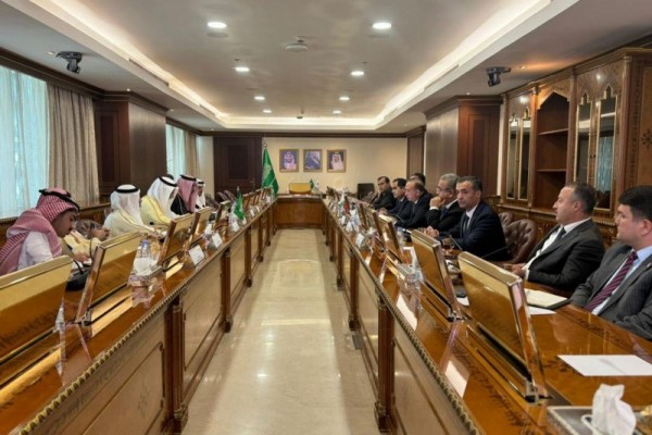 Dar-To-ikiston-bo-dastgiri-Fondi-Saudii-Rushd-3-loi-a-amal-megardad