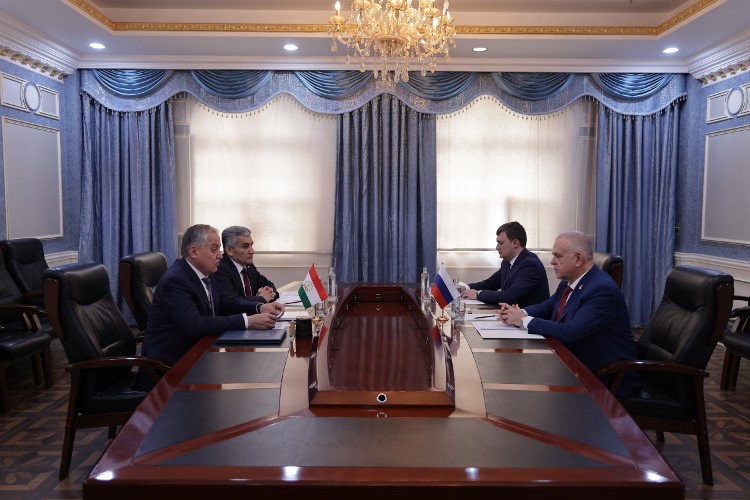 Vaziri-kor-oi-hori-cafiri-Rusiyaro-ba-uzur-paziruft