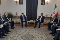 طاجيكستان وإيران تبحثان تعزيز التعاون الصناعي على هامش “إيران إكسبو 2025”