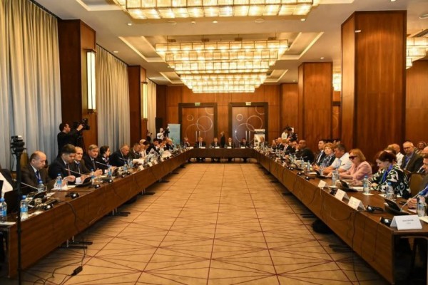 Forum-Ukreplenie-transgranichnogo-sotrudnichestva-dlya-vodnoj-i-klimaticheskoj-ustojchivosti-v-bassejnah-TSentralnoj-Azii-zavisimyh-ot-lednikov-