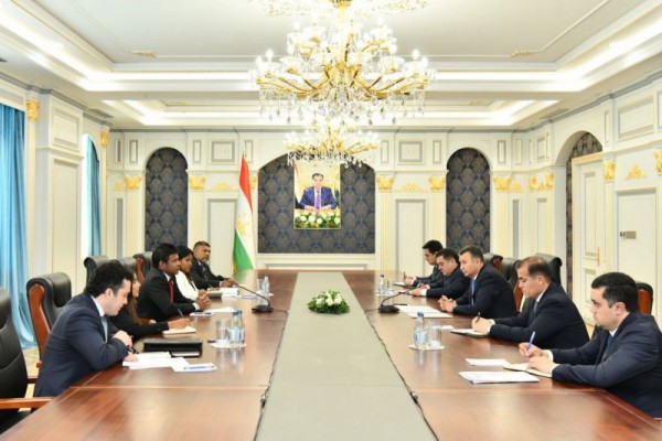 Sarvaziri-To-ikiston-o-ir-Rasulzoda-bo-noibi-Prezidenti-um-urii-Maldiv-usejn-Mu-ammad-Latif-mulo-ot-namud-1