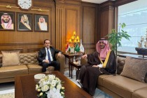 لقاء سفير طاجيكستان مع الرئيس التنفيذي لصندوق التنمية السعودي في الرياض