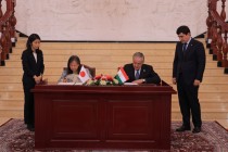 لقاء وزير خارجية طاجيكستان مع سفيرة اليابان و توقيع مذكرات التبادل