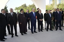 رئيس  الجمهورية، يزور معرض المنتجات الصناعية والزراعية والمأكولات الوطنية والحرف اليدوية لدول آسيا الوسطى وأذربيجان