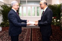 تسليم أوراق اعتماد سفير طاجيكستان إلى رئيس سنغافورة