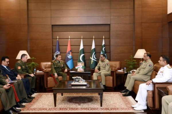 Vaziri-mudofiai-To-ikiston-bo-raisi-Kumitai-mushtaraki-sardoroni-sitod-oi-uvva-oi-Musalla-i-Pokiston-1