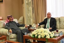 سفير طاجيكستان لدى دولة الكويت يلتقي بمحافظ منطقة الجهراء