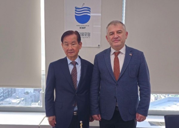 Vohur-_bo_Prezidenti_Forumi_obi_Koreya_Kyul-o_Kvak