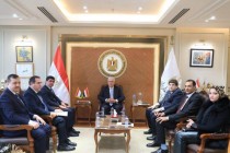 سفير طاجيكستان في مصر يبحث التعاون الأكاديمي مع وزير التعليم العالي المصري