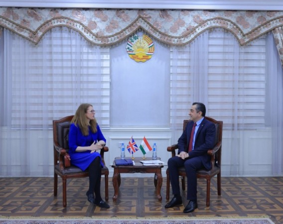 Mulo-oti_muovini_yakumi_vazir_bo_safiri_Britaniyai_Kabir