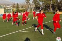 منتخب طاجيكستان النسوي لكرة القدم يستعد لمواجهتي الإمارات الوديتين