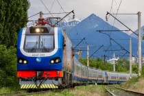 القطار السياحي الدولي «جيبك جولي» يربط كازاخستان وأوزبكستان وطاجيكستان خلال احتفالات نوروز 2026