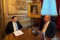 لقاء سفير طاجيكستان في بلجيكا مع عمدة بروكسل لبحث التعاون المشترك