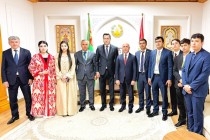 السفارة الطاجيكية في تركمانستان تنظم لقاءً مع الطلبة المشاركين في مسابقة دولية