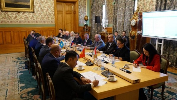 Mashvarat-oi_muovinoni_vazironi_kor-oi_hori-ii_SAAD
