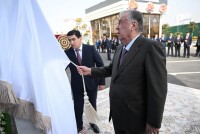 افتتاح مركز «أحمدجان» للخدمات في دوشنبه ولقاء 151 يتيمًا وتقديم الهدايا لهم
