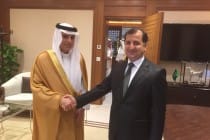 سفیر جدید تاجیکستان در عربستان سعودی نسخه استوارنامه خودرا به وزیر خارجه این کشور تسلیم کرد