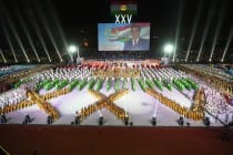 برنامه های فرهنگی به مناسبت 25-مین سالگرد استقلال دولتی تاجیکستان در ورزشگاه مرکزی دوشنبه