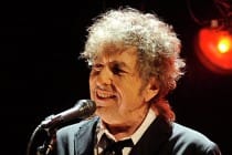 باب دیلن خواننده و ترانه‌سرای آمریکایی برنده نوبل ادبیات شد
