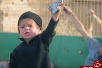 اعدام یک مرد سوری توسط کودک 3 ساله داعشی