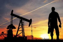 کاهش ارزش روبل قیمت جهانی نفت را بالا می برد