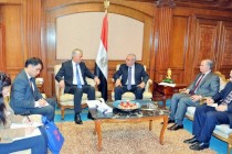 ملاقات سفیر تاجیکستان با وزیر تجارت و صنعت مصر