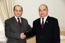 شکورجان ظهور اف و عباسعلی گسنف مناسبات بین پارلمانی تاجیکستان و آذربایجان را بررسی کردند