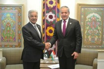 دیدار وزیران امور خارجه تاجیکستان و پاکستان در پکن