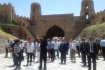 مهمانان کنفرانس بین‌المللی سطح بلند ده‌ساله آب از موضع های گردشگری تاجیکستان دیدن کردند