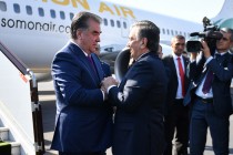 استقبال امامعلی رحمان، رئیس جمهوری تاجیکستان در فرودگاه بین‌المللی تاشکند به نام اسلام کریم اف