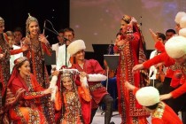 هیئت 350 نفری اهل فرهنگ ترکمنستان به تاجیکستان آمد