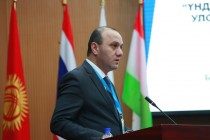 نماینده تاجیکستان در همایش بین‌المللی “تجزیه حاکمیت و دادگاه قانونی” در مغولستان شرکت و سخنرانی کرد