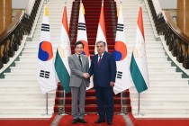 ملاقات امامعلی رحمان، رئیس جمهوری تاجیکستان با لی نیک یونگ، نخست وزیر جمهوری کره