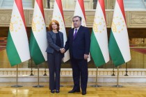 امامعلی رحمان، رئیس جمهوری تاجیکستان با خانم جورجینا بیکر، معاون رئیس شرکت بین‌المللی دارای دیدار و گفتگو کرد