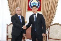 سفیر تازه منصوب تاجیکستان در قرقیزستان نسخه استوارنامه خود را تسلیم کرد
