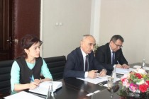محمدیوسف امامزاده، وزیر آموزش و پرورش و علم با دبیر اول نمایندگی اتحادیه اروپا در تاجیکستان ملاقات کرد