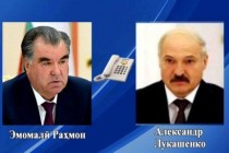 امامعلی رحمان، رئیس جمهوری تاجیکستان با الكساندر لوكاشنكو، رئیس جمهوری بلاروس گفتگوی تلفنی انجام دادند