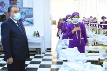 امامعلی رحمان، رئیس جمهور کشورمان در شهر حصار کارخانه خیاطی را افتتاح کردند