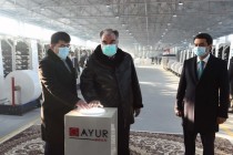 امامعلی رحمان، رئیس جمهور جمهوری تاجیکستان کارخانه تولید کیسه های پلی پروپیلن را مورد بهره برداری قرار دادند