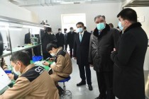 پیشوای ملت امامعلی رحمان شرکت تولید لامپهای دیود “Ghayur Korea Technology” در دوشنبه را افتتاح کردند