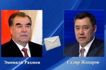 امامعلی رحمان، رئیس جمهور جمهوری تاجیکستان سدیر جپاروف، رئیس جمهور تازه انتخاب جمهوری قرقیزستان را تبریک کرد