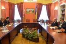 گسترش همکاری های تاجیکستان و اوکراین در زمینه علوم و آموزش در کیف بحث و بررسی شد