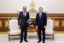 شوکت میرضیایف، رئیس جمهوری ازبکستان با سفیر تاجیکستان دیدار کرد